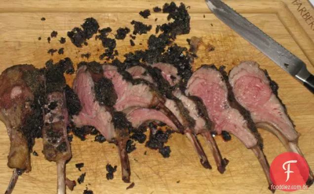 Rack De Cordeiro Com Erva E Crosta De Azeitona