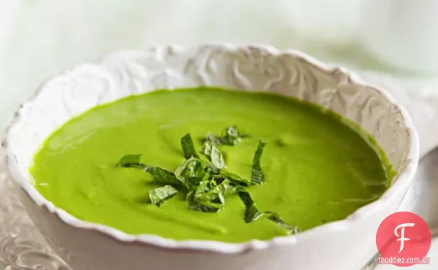 Minty ervilha crua e espinafre Sopa