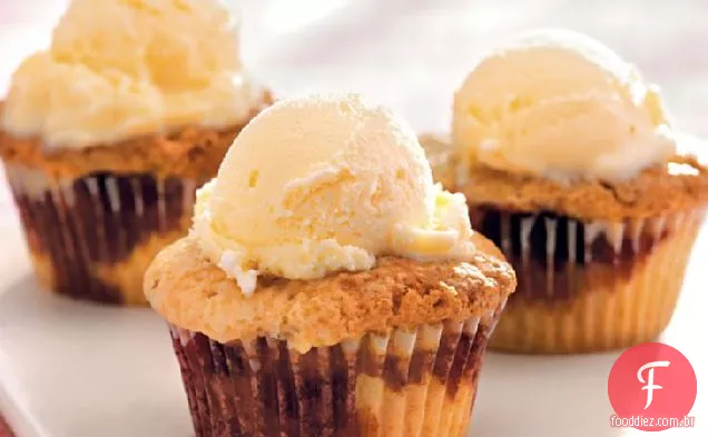 Cherry Cobbler Cupcakes