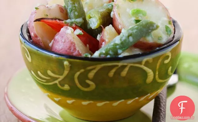 Salada de feijão verde batata com limão e manjericão