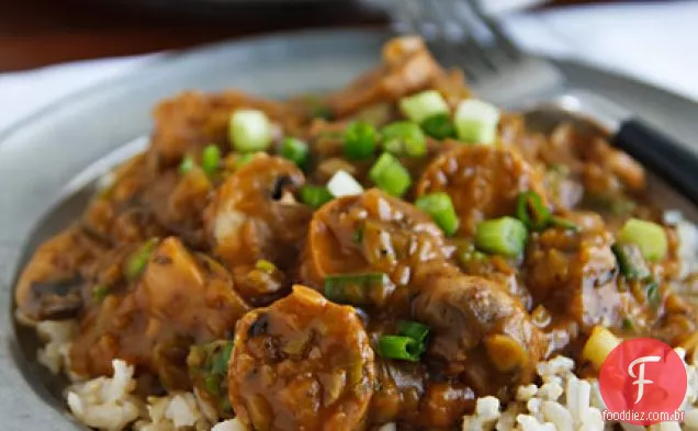 Salsicha e cogumelo Étouffée