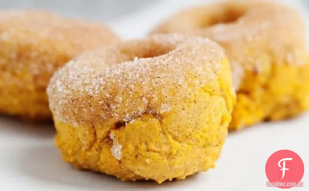 Rosquinhas de abóbora assadas com açúcar de canela