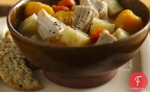Carne de porco e ensopado vegetariano