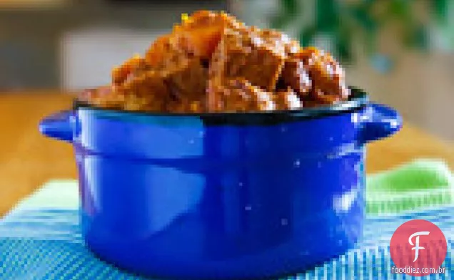 Tofu, Tempeh e abóbora em toupeira de amendoim cozida lentamente
