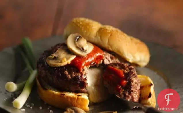 Mozzarella-Hambúrgueres Recheados Com Cogumelos