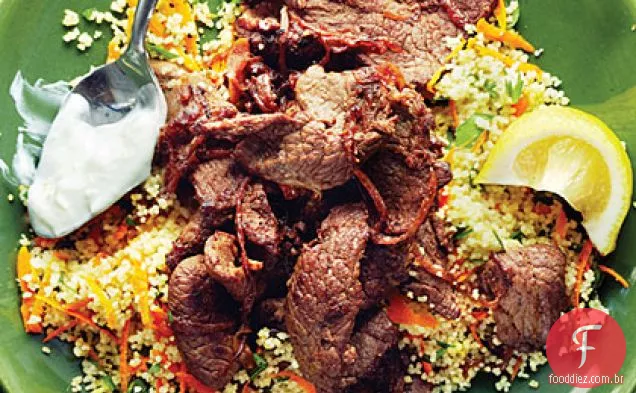 Shawarma cordeiro com salada de cuscuz