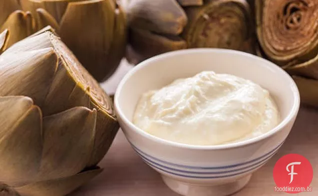 Alcachofras cozidas no vapor com Aioli de alho verde
