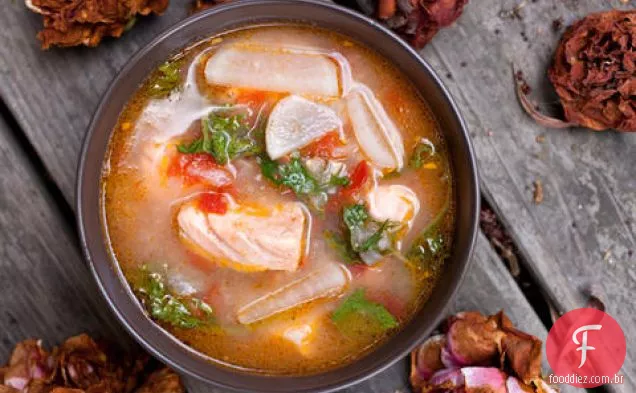 Salmão-Miso Sinigang (Sopa Azeda Filipina)