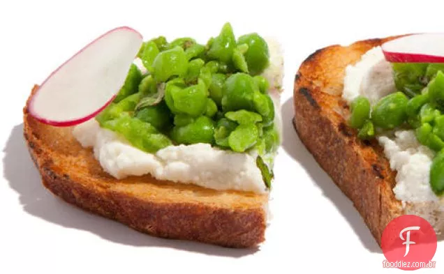 Ervilha e ricota Bruschetta