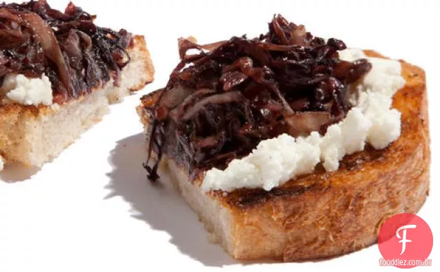 Refogado Radicchio e queijo de cabra Bruschetta