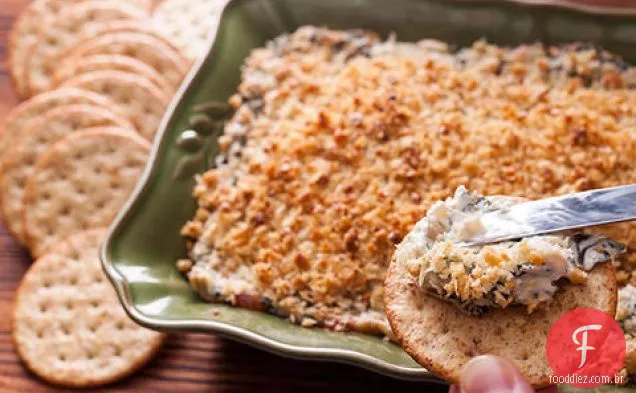 Acelga suíça quente e Cheesy e molho de alho assado
