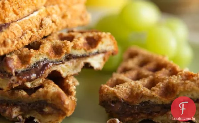 Sanduíches Recheados De Waffle Com Torrada Francesa De Canela