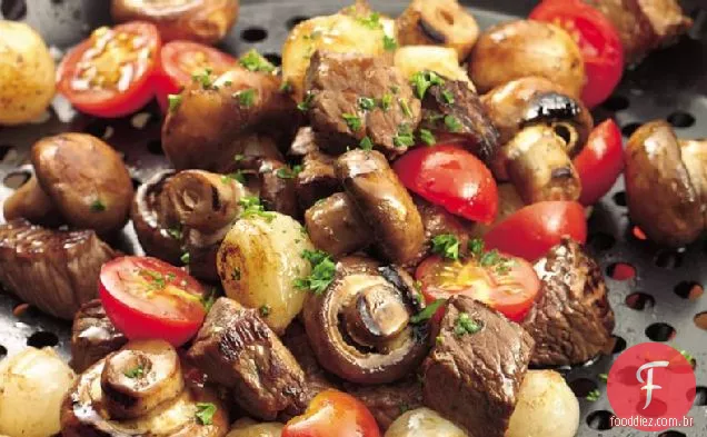 Grelhado vegetariano e bife aperitivo