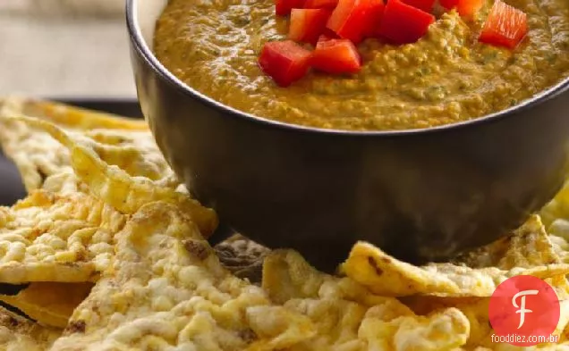 Hummus de espinafre esfumaçado com Chips de pipoca