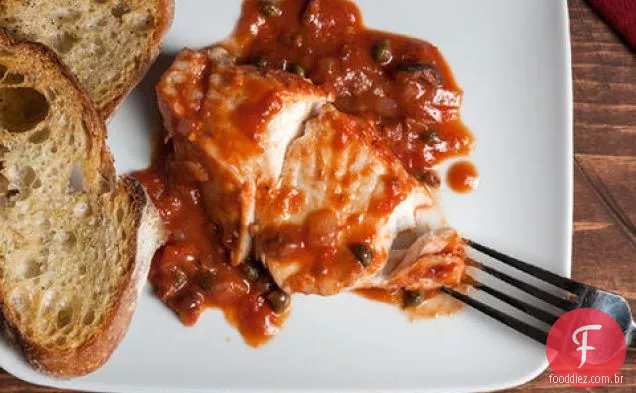 Assado alabote Puttanesca com Crostini