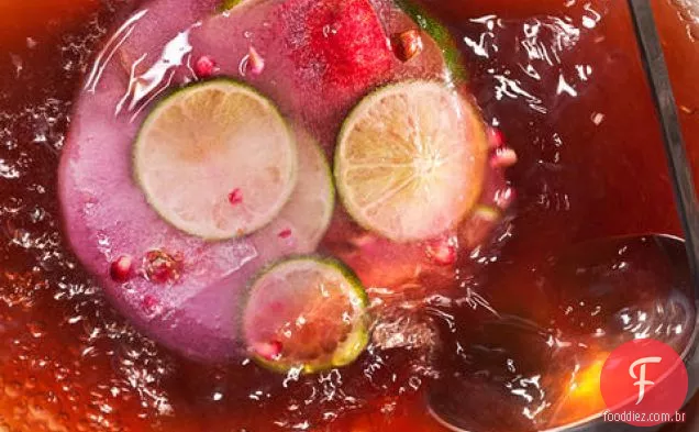 Rum espumante e ponche de romã