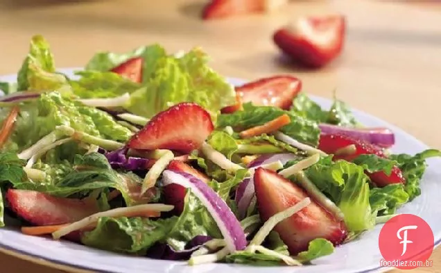 Romaine - salada de brócolis com morangos