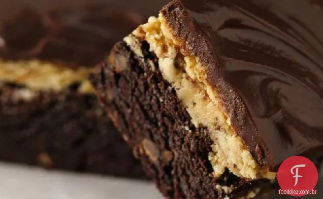 Brownies Sem Glúten Da Trufa Da Manteiga De Amendoim