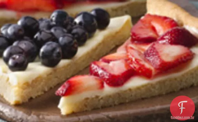 Bagas e triângulos de sobremesa creme