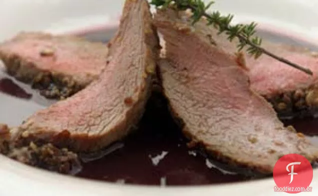 Lombo de cordeiro com crosta de cogumelos