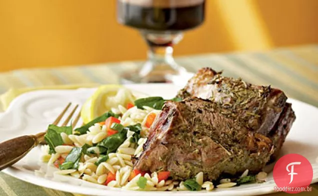 Costeletas de cordeiro Herbes de Provence com Orzo