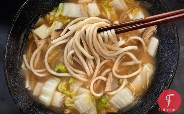 Sopa de Miso com repolho napa e Udon
