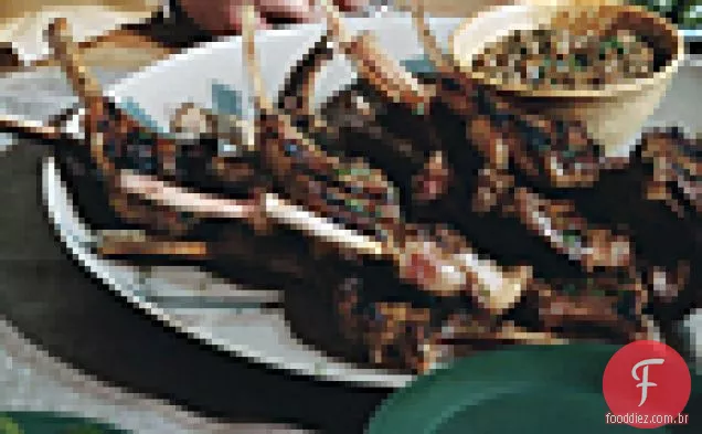 Costeletas de cordeiro grelhadas com mostarda Porcini