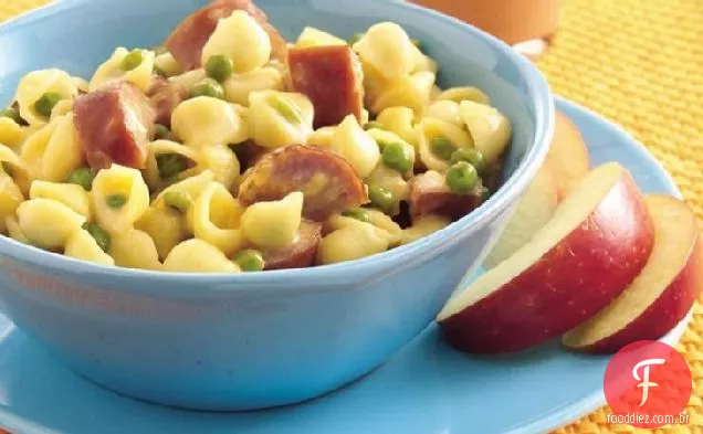 Cascas de Mac e queijo com salsicha