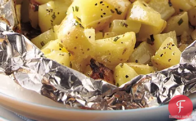 Pacotes De Batata De Alho Queijo Grelhado