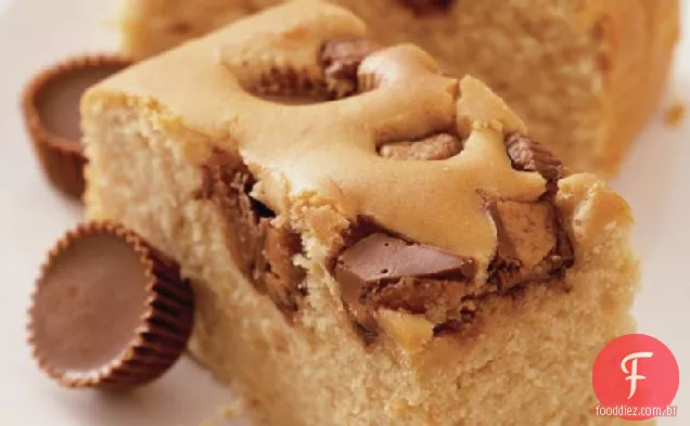 Bolo do petisco do copo da manteiga de amendoim de Reese™ 