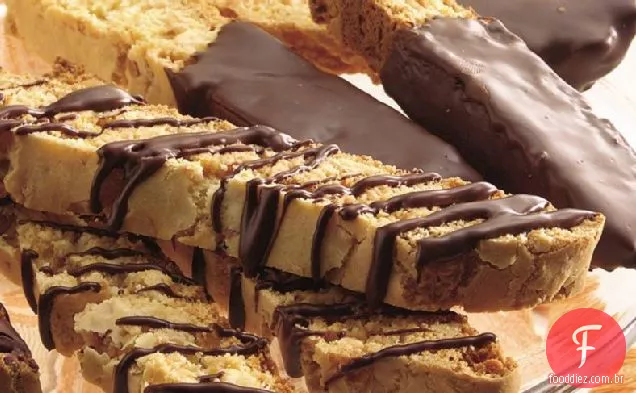 Bolo Mistura Coco-Amêndoa Biscotti
