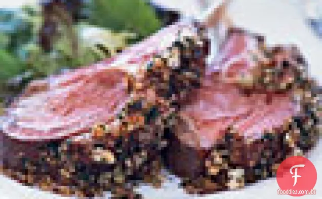 Cordeiro assado com crosta de Marionberry-Pecan