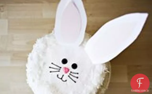 Bolo de coelho com cobertura de coco fofa