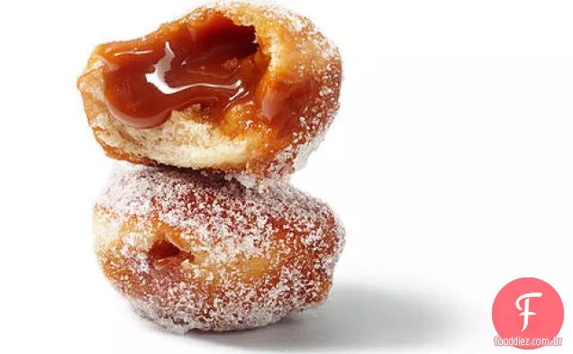 Sufganiyot de cidra de maçã (donuts Hanukkah) com Caramelo Salgado