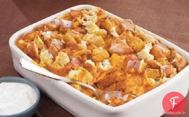 Pudim de pão de abóbora e especiarias