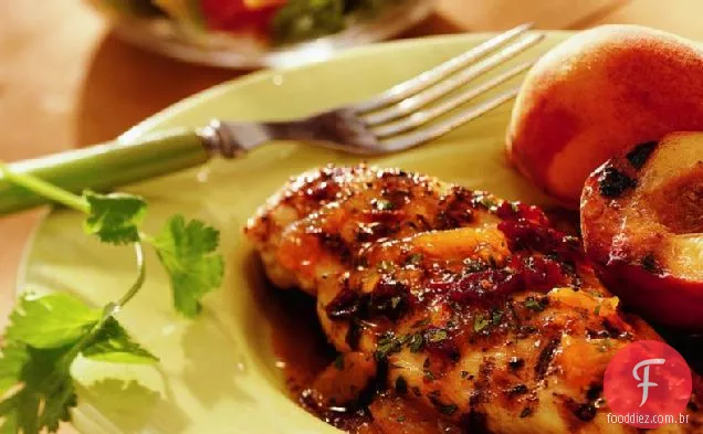 Frango grelhado com Chipotle-esmalte pêssego