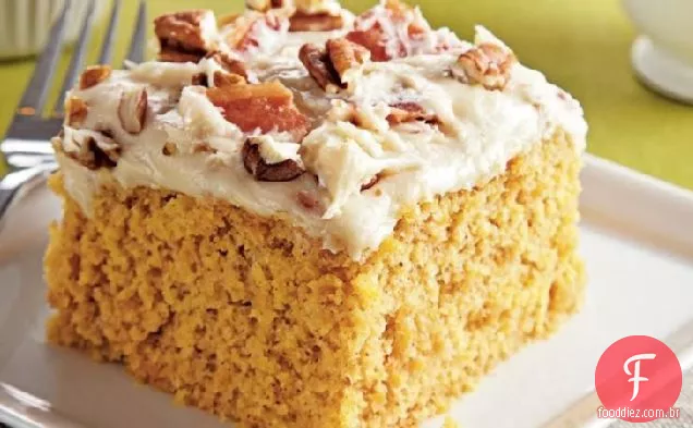 Bolo de folha de batata doce com cobertura de queijo creme de Bacon
