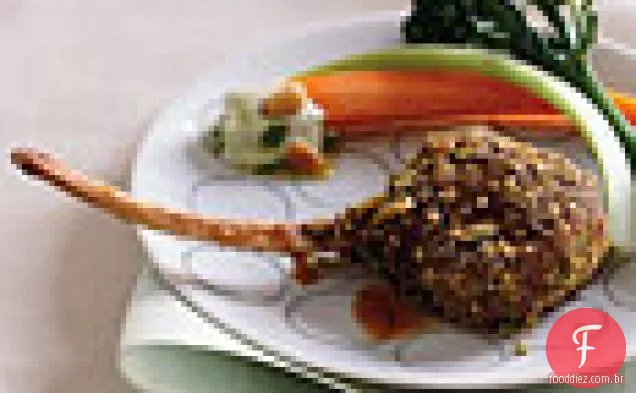 Costeletas de cordeiro com crosta de Dukkah com melaço de romã