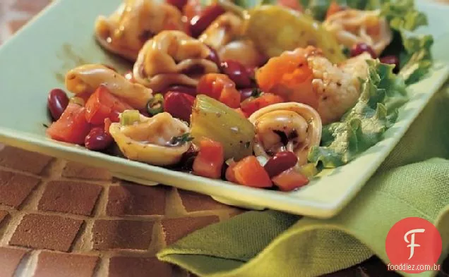 Antipasto Tortellini e salada de tomate