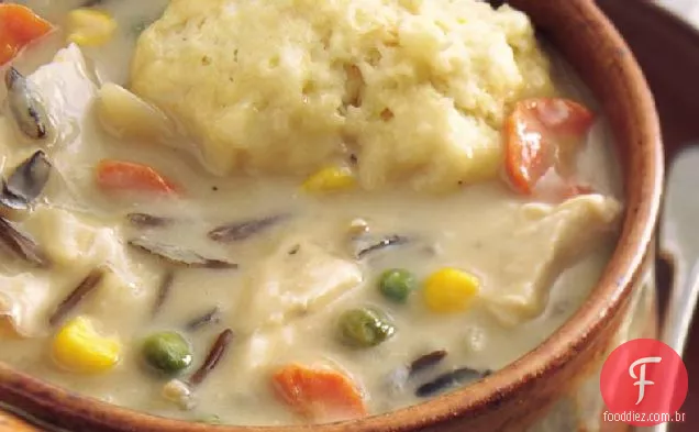 Sopa cremosa de frango e arroz selvagem