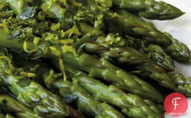 Espargos com Gremolata