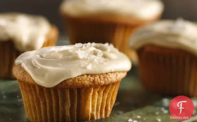 Cupcakes de maçã temperados com cobertura de Caramelo Salgado