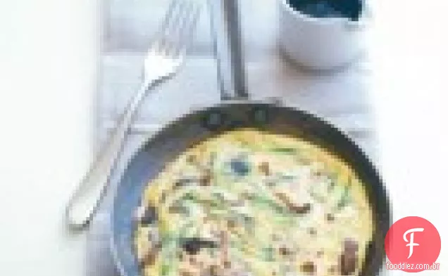 Costeletas De Cordeiro Da Primavera Com Salada De Batata, Ervilha E Estragão