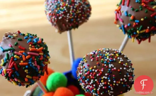 Brownie Pops Polvilhado Com Arco-Íris