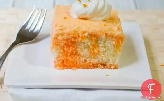 Creme De Laranja Poke Cake