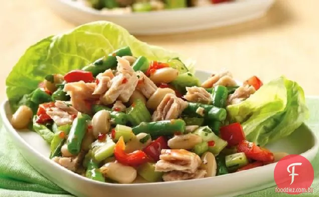 Salada italiana de feijão e atum