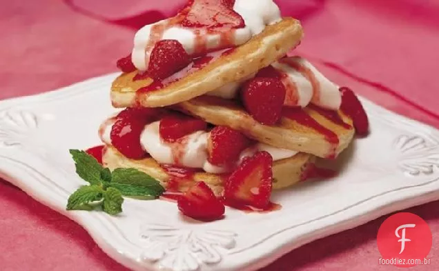 Morangos e panquecas creme