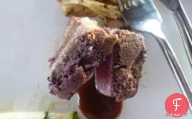 Lombo De Cordeiro de Gilles Charpy com uma crosta de Tapenade