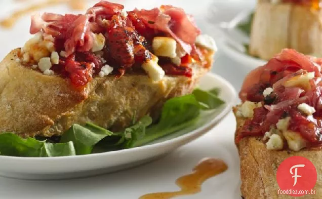 Tomate, queijo azul e Prosciutto Bruschetta