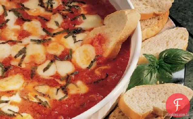 Mussarela e manjericão com molho Marinara